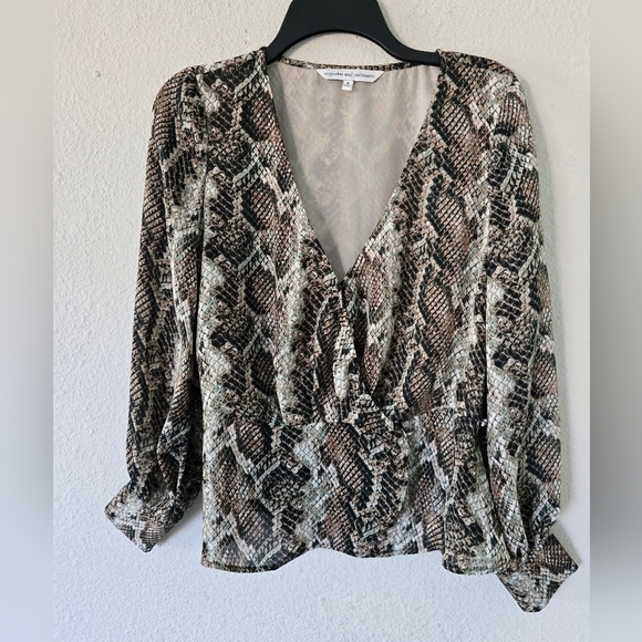 Cupcakes & Cashmere Blouse Womens Sz S Jasper Pyton Wrap  Top Animal Print - Picture 2 of 13